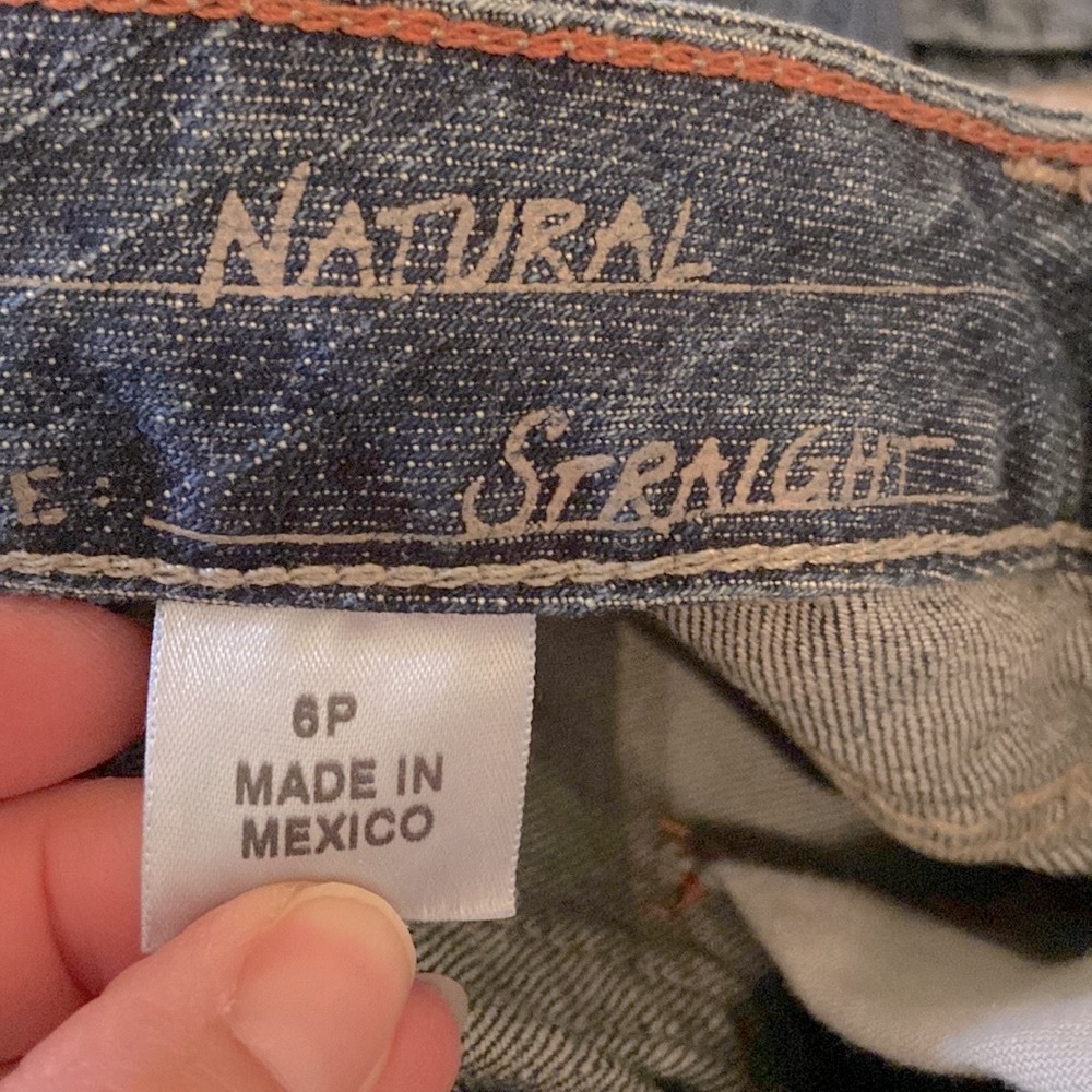 Eddie Bauer Natural fit jeans - Picture 3 of 8